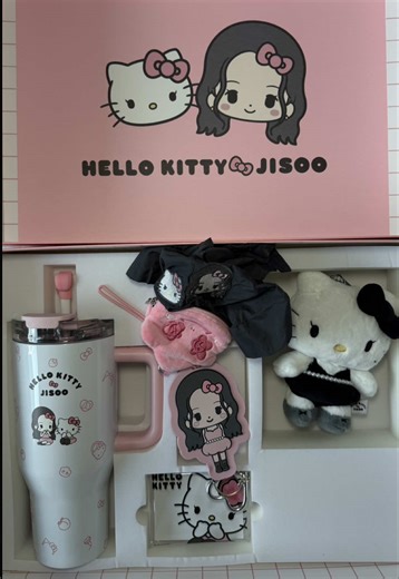 HELLO KITTY 🎀 JISOO collection is soooo cute 🥺🖤 & im actually glad I got the black Hello Kitty from the Hello Kitty blind box😌 #jisoo #hellokitty #hellokittyjisoo #kream #blindboxunboxing