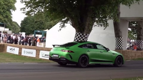 Mercedes AMG GT63: derapate sul bagnato