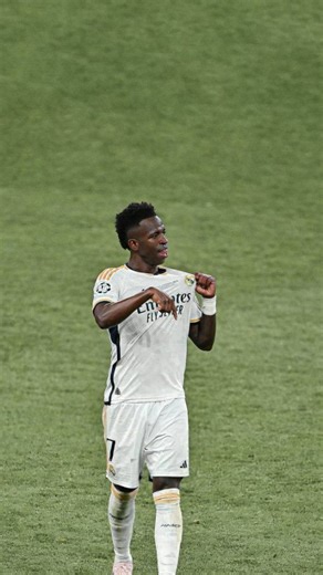 _weroywe_.7 on Instagram: "this educational Reel highlights an innovative green energy project in Japan. The video features footage of busy urban sidewalks in cities like Tokyo and Kyoto, with overlaid animations showing embedded piezoelectric materials in the pavement. As pedestrians walk, run, or jump, the surface slightly deforms, converting kinetic energy from footsteps into electricity via pressure on special crystals. Generated power lights nearby street lamps, powers public displays, and