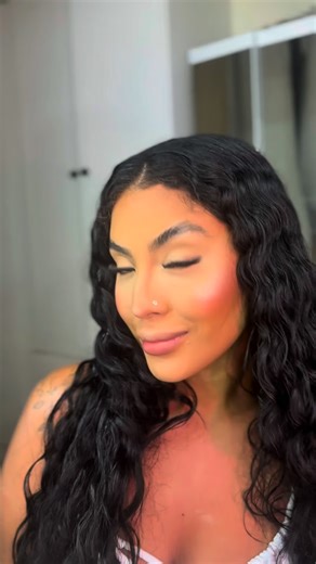 NAJU SOUZA | INFLUENCER on Instagram: "Lista de produtos utilizados: . Base bruna tavares .Corretivo Ruby rose .Contorno (Base em bastão) Catharine Hill . Blush game on ruby rose .Iluminador city girls paleta .Pó playboy cor 2 #explorar #maquiagem"