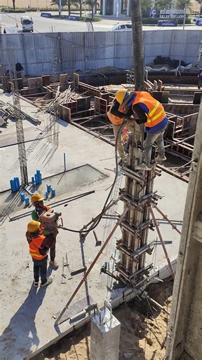 How to Pour Concrete Columns: Vibration and Compaction Techniques