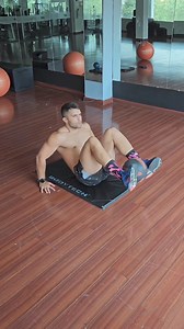 885K views · 16K reactions | Logra ABS de envidia con un balón y está rutina. ✨ Circuito de Abdomen #1 x 30 seg #2 x 30 seg #3 x 30 seg #4 x 25 seg x cada lado Descanso 45 seg x 5 series #fitness #workout #abdomen #abs #motivation #reels #muscle #hiit #cardio #training | OK Hombres | Facebook