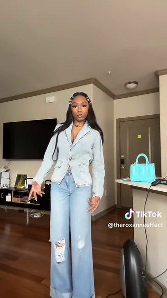 22/23 I’m posting a video every minutes today. These are all videos I made last year that I feel didn’t get enough love. #roxannecliche #blackgirlfashion #ootd #biaawards2025