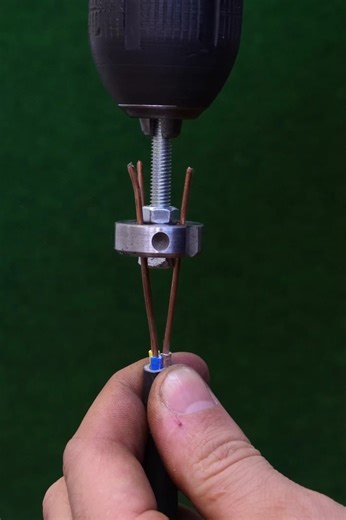 Easy way to braid a steel wires #shorts #braid #tips #tool