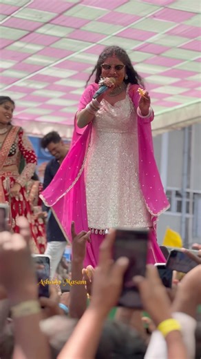 Singer Mangli bailone Song live performance at Holi celebration at Madhapur #playbacksinger