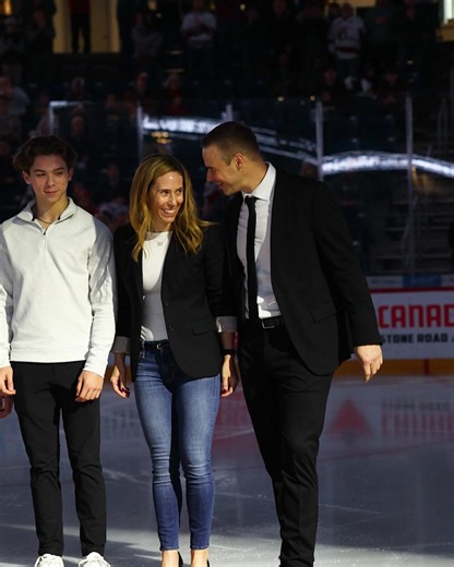 A very special evening in #StormCity 🌪️ Dustin Brown joined the Storm 2000-2001 season after being selected in the 2nd round, 26th overall by the Storm in the 2000 OHL Priority Selection. The native of Ithaca, New York spend his entire OHL career with the club amassing a number of accolades over his three seasons. Most notably, Dustin is a three time OHL Scholastic Player of the Year award winner (Bobby Smith Trophy), as well as the 2003 CHL Scholastic Player of the Year. His achievements both 