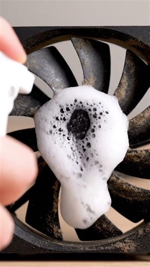 Watch This Dusty Fan Come Back to Life#dust#satisfyingvideo#viralshorts#macrovideo#cleaningtok#tech