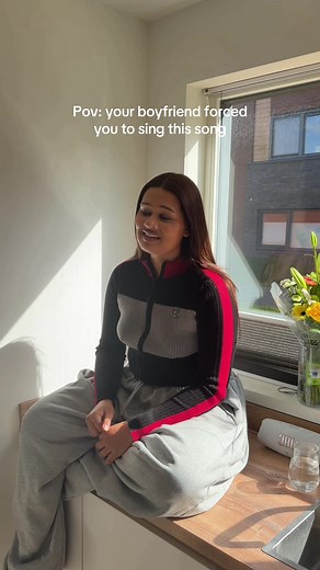 He’s filming btw 😂 #singing #whitneyhouston #ihavenothing | whitney houston