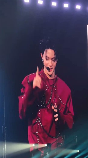 HOW TO MAKE THE CROWD SCREAM🤭 #RISERCONCERTD2 #LYKN #risermusic #gmmtv