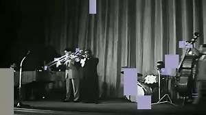 Louis Armstrong - La vie en Rose (1950) Louis Armstrong's rendition of "La Vie en Rose" redefined the classic French song, originally penned by Édith Piaf in 1945, into a beloved jazz standard. Armstrong's version, recorded in the 1950s, infused the song with his iconic jazz flair and gravelly voice, showcasing his skill both as a vocalist and a trumpeter. Unlike Piaf's deeply emotional chanson, Armstrong transformed "La Vie en Rose" with uplifting trumpet solos and a unique interpretation that 