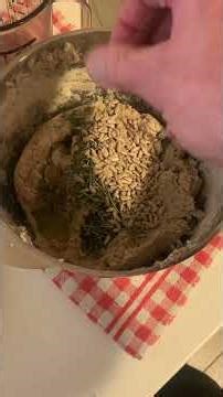 Sauerteigbrot m Rosmarin, Kümmel, Sonnenblumenkernen-Super lecker und lange haltbar #sourdoughbread