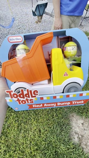 Toddle Tots come to life! Load, haul, and dump for endless playtime adventures.🚧🚛 Watch Little Tikes Toddle Tots the New Animated Series on YouTube, then let your little one’s imagination soar with Toddle Tots Characters and Playsets. Shop all playsets at Target, Walmart and Amazon! #LittleTikes #ToddleTots #LetEmPlay #AnimatedSeries | Little Tikes