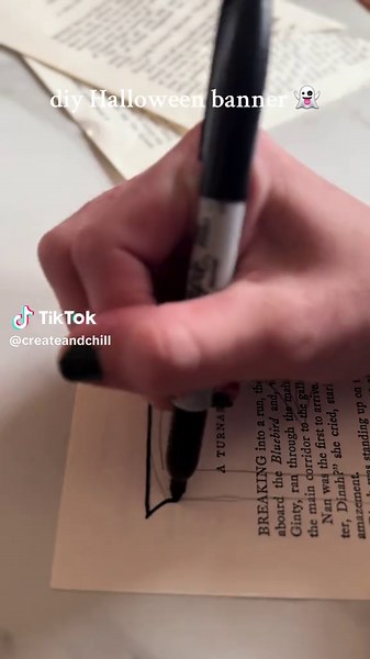diy Halloween banner 👻 #diyhalloween#diyideas#halloweencrafts#fallcrafts#craftingideas