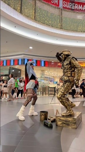 Ella manda, la estatua obedece #girlpowerdance #dance