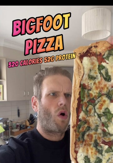 My Bigfoot Pizza is one of my favourite go to dinners. This bad boy was a total game changer on my weight loss journey. Low cal, high protein, super easy to make, and sooo delicious. Plus, it is really filling. I am not an expert, just someone sharing what has worked for me. If I can help even one person on their journey, it is all worth it 🫶 Bigfoot Pizza Calories 320 Protein 52g Ingredients 250g Sunny Queen Egg Whites 100g Bulla high Protein Cottage Cheese 25g Eatlean High Protein Shredded Ch