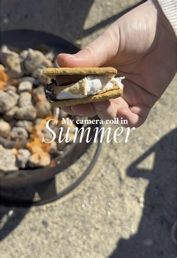 Book with the Summerland Waterfront Resort and you get so many extras, including cruiser bikes for free, s’mores and a fire pit time for free, lawn games, the pool and hot tub, live music, complimentary wine tastings, free art lessons, and so much more !!! #SummerlandWaterfrontResort #OkanaganGetaway #OkanaganSummer #SWRMoments #summerlandbc #visitokanagan #ExploreSummerland