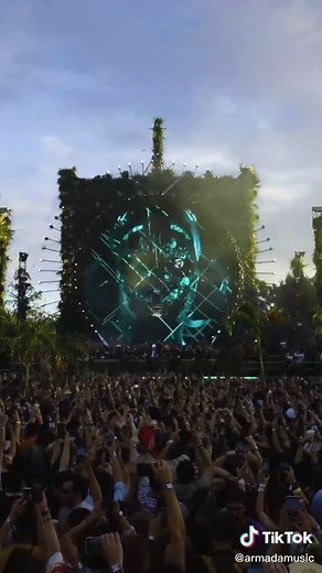 Tale Of Us playing 'Running' by Anyma in Tulum, unreal vibes 🔥 #newmusic #discovernewmusic #livemusic #vibes #musictok #viraltok #how2music