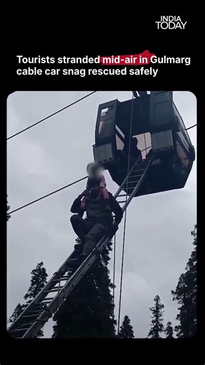 Gulmarg Gondola Halted | 300 Tourists Stranded, Army Leads Massive Rescue Operation