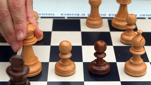Échecs : l’incroyable histoire d’un grand maître, suspendu trois ans pour avoir triché aux toilettes en compétition