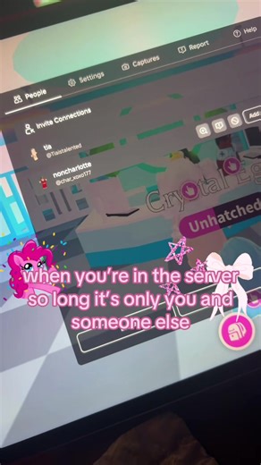 Understanding the Loneliness in Online Gaming