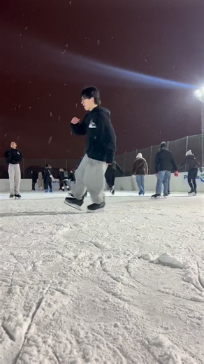 martin on Instagram: "toespins💆‍♂️ #iceskating #icefreestyleskating #fyp #foryou #team"
