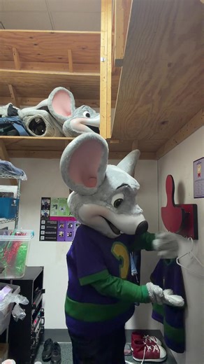 we make magic here at chuck e. cheese #foryoupage #chuckecheese #fyp | chuck e cheese