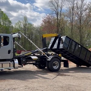Lift, haul, repeat!🔥 Experience the power of a PALFINGER #hooklift in action. Follow our page for more lifting solutions! #palfinger #palfingerhooklift | PALFINGER