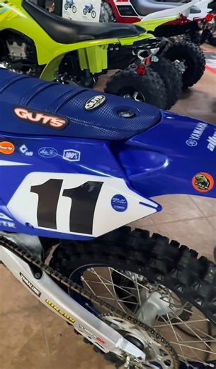This YZ125 is fresh off the track and still carrying that post-race energy. 💙🏁 Light, fast, and built to send it every weekend — who’s ready for their next gate drop? #YZ125 #RaceReady | Altus Motorsports