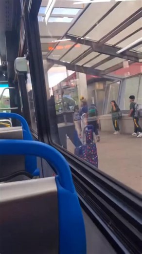 312 Watch on Instagram: "📍Chicago A CTA driver was seen fighting with someone outside of the bus. The incident quickly drew attention from bystanders. What do you think about situations like this happening on public transit? #chicago #ctabus #cta #publictransit #fight #viralvideo #streetfight #busdriver #transportation #urbanlife #citylife #brawl #incident #caughtoncamera #breakingnews #localnews #explorepage #fyp #reels #reelsinstagram #trendingnow #viralreels #312watch #midwest #illinois #usn