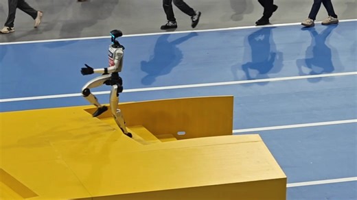 56K views · 1.7K reactions | Record Set! Unitree Strikes Four...