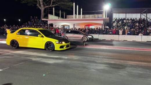 Evo vs Golf R: Duel Autódromo GT