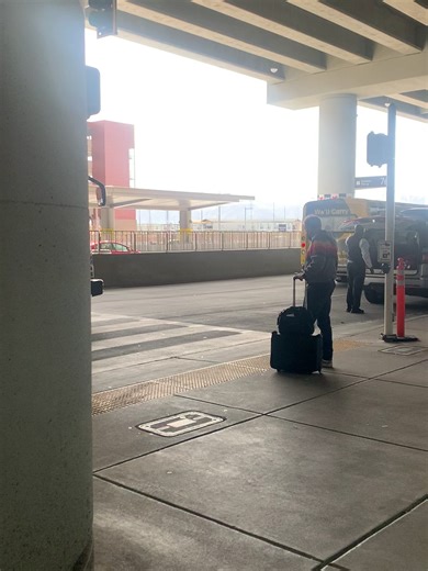 Airport Shuttle Bus is operating around the Salt Lake City International Airport in Salt Lake City, Utah. #mta #bus #saltlakecityutah #utah #viral