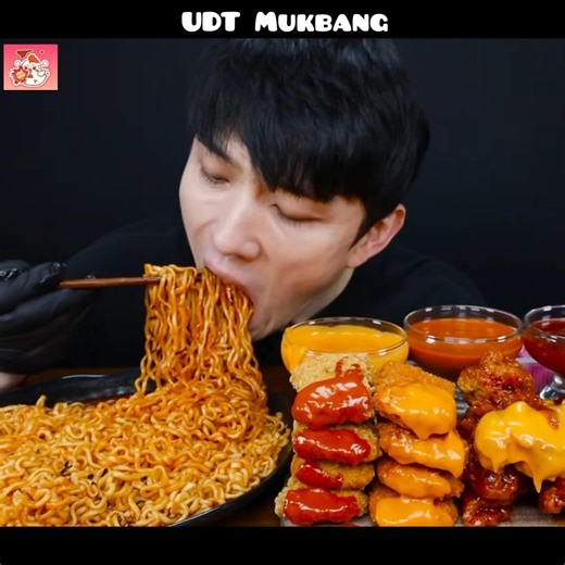 FIRE NOODLES & EPIC CHEESE PULL with CRISPY FRIED CHICKEN#asmr #mukbang #spicyfood