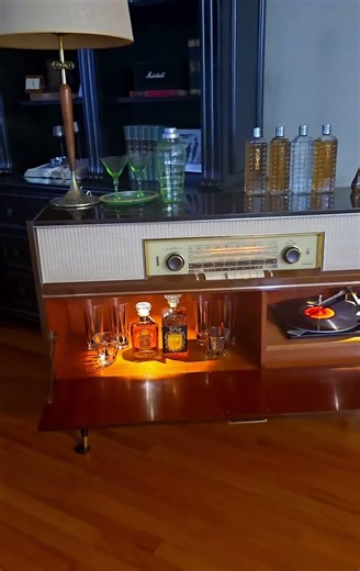 1963 GRUNDIG 'Mandello' Record Player Console Mid century modern playing Dave Brubecks TROLLY SONG