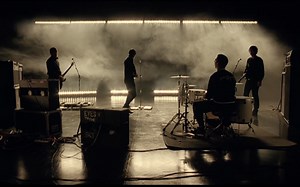 Arctic Monkeys - Brianstorm (Official Video)