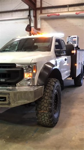 #servicetruckdepot #palfinger #custombuild #heavyequipment #constructionequipment #comercialequitment #crantruck #lifttruck #servicetruck #mecanictruck #lubeskid #worktruck #pipeline #oilfield #vactruck #staketruck #hevydutytruck #flatbed #palfingerUSA #palpro