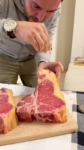 Come preparare Le Bistecche alla Fiorentina cotte nel forno di casa! Questa tecnica si chiama “reverse” e permette di cucinare bistecche enormi anche nel forno di casa in modo super saporito! Guardate che risultato spettacolare | La tua guida a Los Angeles di Marco Squintu