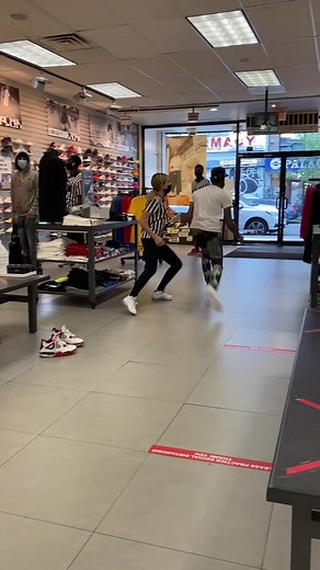 Foot Locker Flips: Larry Smoove's Unexpected Encounter