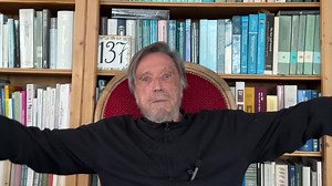 Por qué se expande el Universo y los átomos no