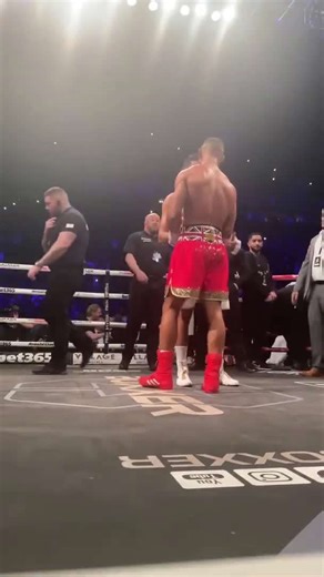 Kell Brook defeats Amir Khan by 6th-Round TKO‼️💥💥💥