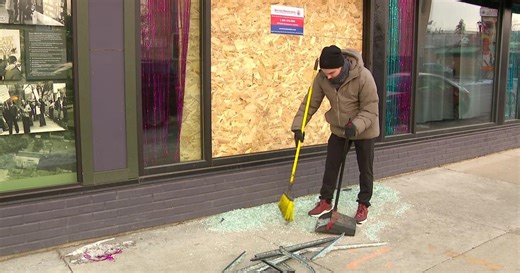 Minneapolis cafe damaged again less than 2 years after bus crashed into it