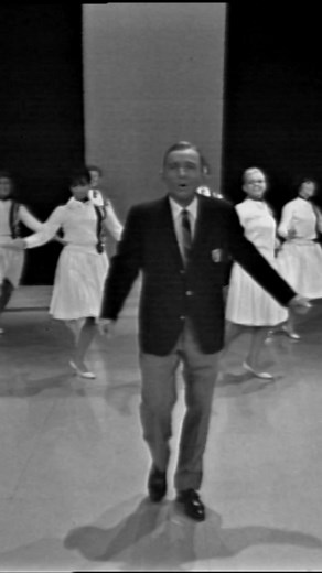 Sing “A Doodlin’ Song” with Bing to start your weekend! This terrific medley opened Bing’s TV Special in 1963 and featured the vocal group “The Young Americans”. This medley combined the relatively new Coleman-Leigh song (Doodlin’) with the all-time Crosby classic by Harry Barris (Wrap Your Troubles). #BingCrosby #Bing #TVSpecial