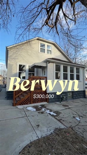 $300,000 en Berwyn 👀✨ 3 recámaras. 2 baños completos. Remodelada y lista para mudarte. ¿Te mudarías aquí? 👇 Mándame mensaje. Karen Sanchez 📲 312-632-0820 #Berwyn #CasasEnVenta #CompraCasa #PrimerHogar #RealtyofAmerica