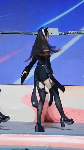 Zoom to nè😋 | Kim Anh