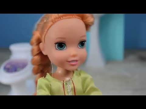 ANNA AND ELSA PEE IN THE BED! Bedtime Routine!