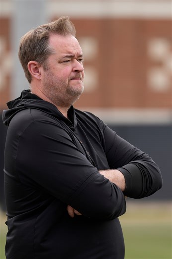 A familiar crew fuels Jim Knowles’ defensive overhaul at Tennessee this spring