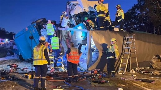 Driver trapped for seven hours after fatal truck crash on Hume Highway near Yass
