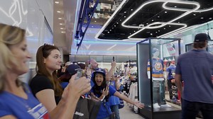 REMPE TAKES OVER NHL SHOP🥊 Matt Rempe stopped by NHL Shop NYC for an unforgettable meet & greet with fans — and the energy was off the charts 🔥 | NHL Shop