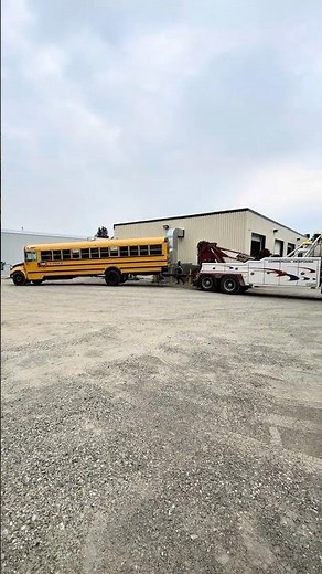 School Bus Breakdown – Getting Towed by Heavy Wrecker Truck #hellofromamalayali