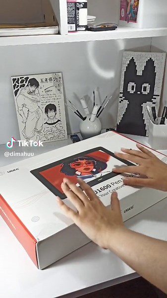 Drawing Aphelios with Ugee 1600 Drawing Tablet